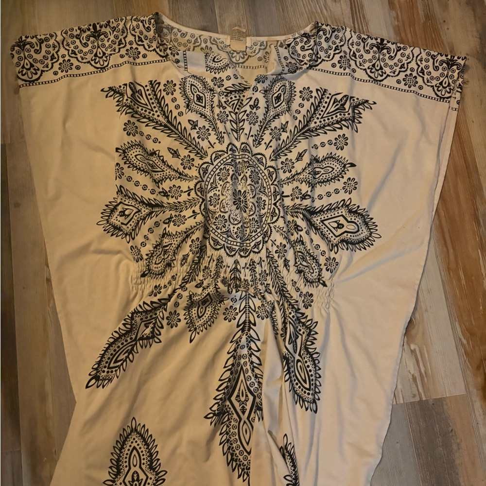 Elegant Black and Cream Women's Tunic